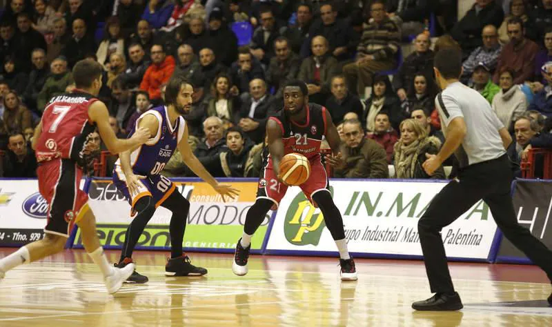 El Chocolates Trapa se impone al Carramimbre Valladolid en el derbi