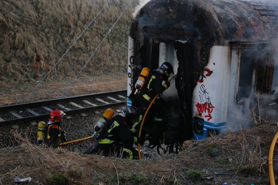 En muy poco tiempo una densa masa de humo cubría el cielo de toda la zona y era visible desde prácticamente toda la ciudad