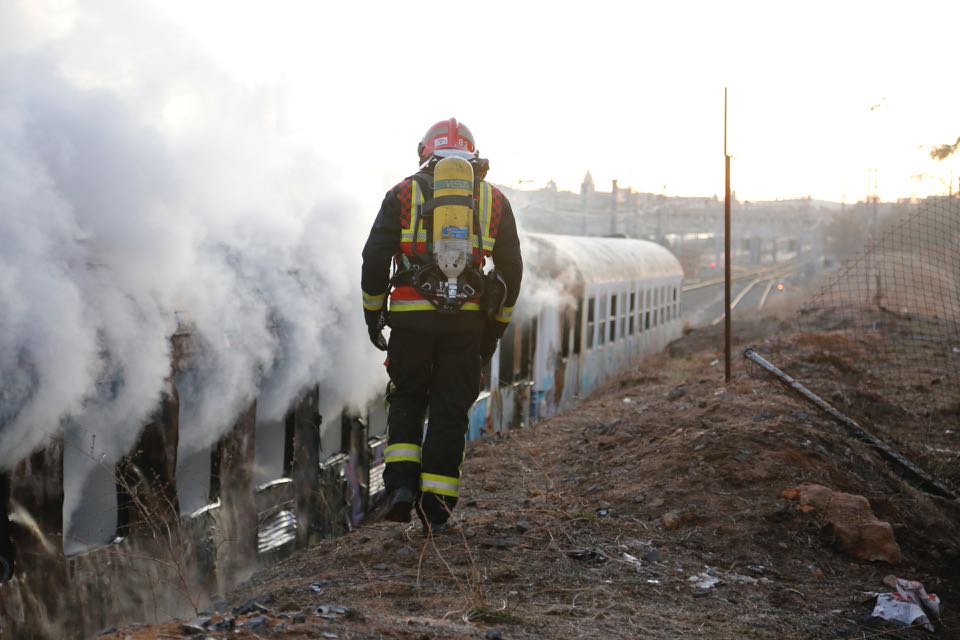 En muy poco tiempo una densa masa de humo cubría el cielo de toda la zona y era visible desde prácticamente toda la ciudad