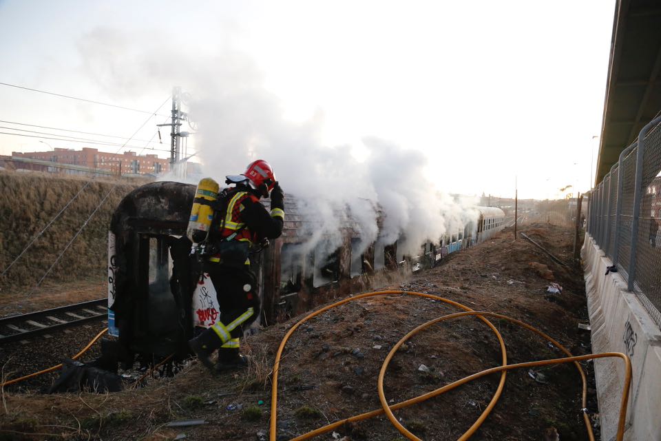 En muy poco tiempo una densa masa de humo cubría el cielo de toda la zona y era visible desde prácticamente toda la ciudad