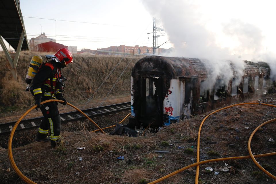 En muy poco tiempo una densa masa de humo cubría el cielo de toda la zona y era visible desde prácticamente toda la ciudad