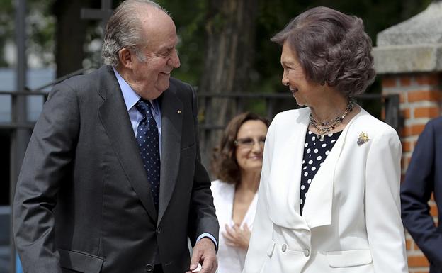 Los Reyes Juan Carlos y doña Sofía. 