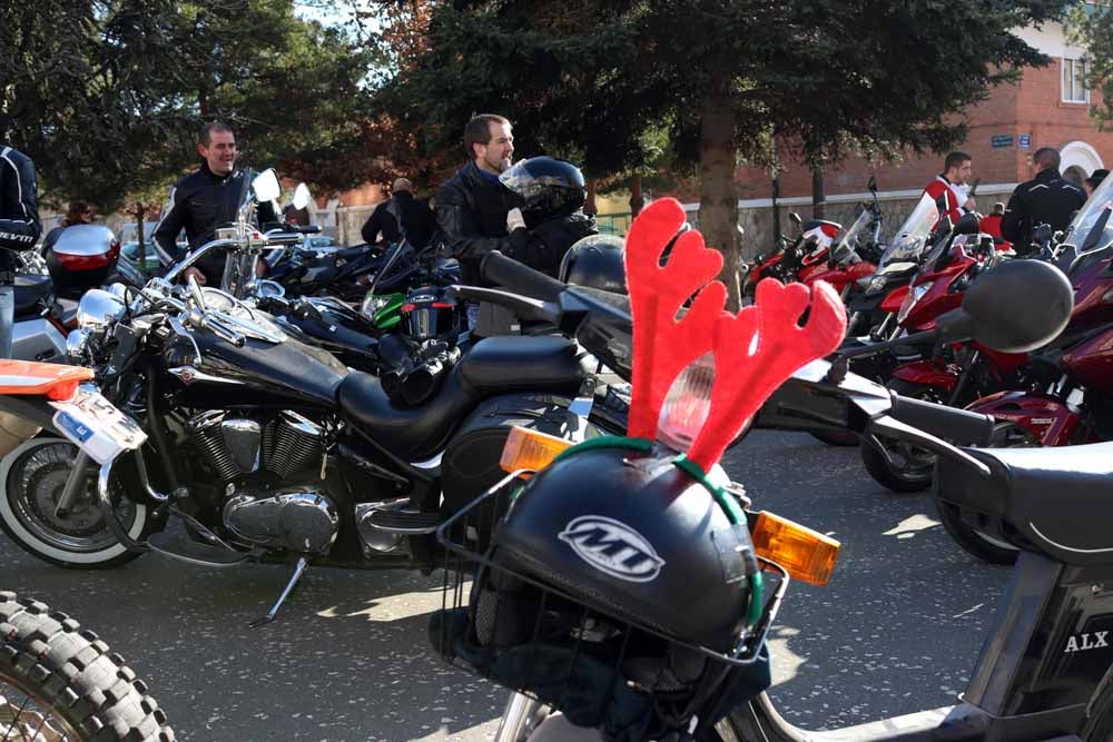 Cerca de 1.000 moteros han participado en la campaña solidaria del Real Moto Club Burgalés