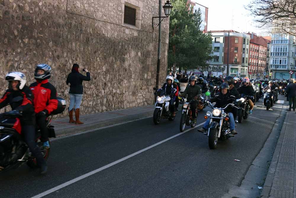 Cerca de 1.000 moteros han participado en la campaña solidaria del Real Moto Club Burgalés