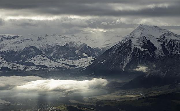 Vista aérea de los Alpes suizos.