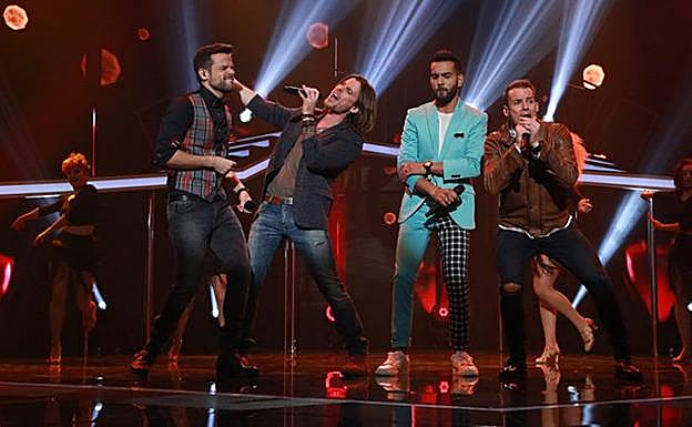 Álex Casademunt recordó a David Bustamante en la Gala de Navidad de 'OT'