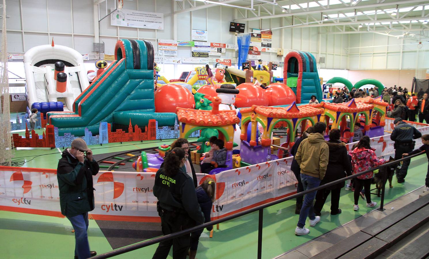 Permanecerá abierto el hasta el sábado 30 inclusive en el polideportivo | El 3 de enero se trasladará a El Espinar