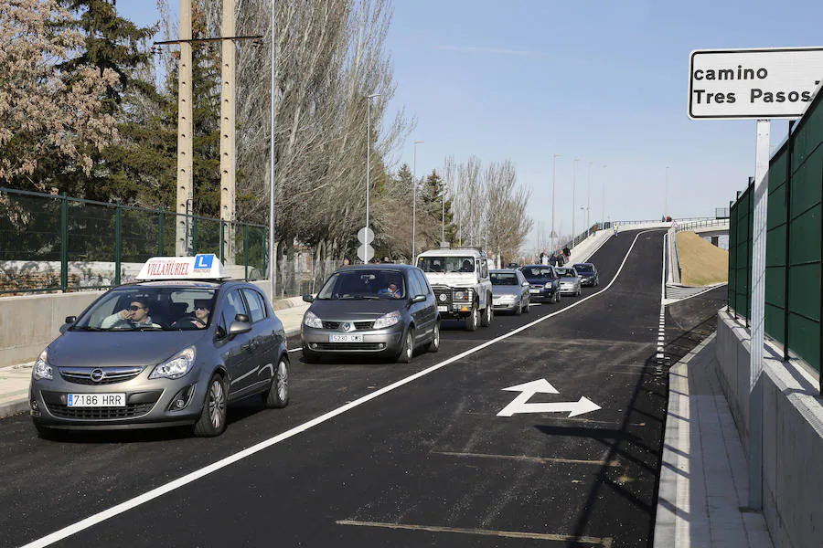 La pasarela de los tres pasos descongestiona ya el resto de los accesos al centro urbano.