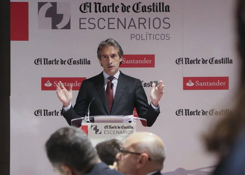 23.06 El ministro de Fomento, Íñigo de la Serna, en los Escenarios Políticos de El Norte de Castilla.