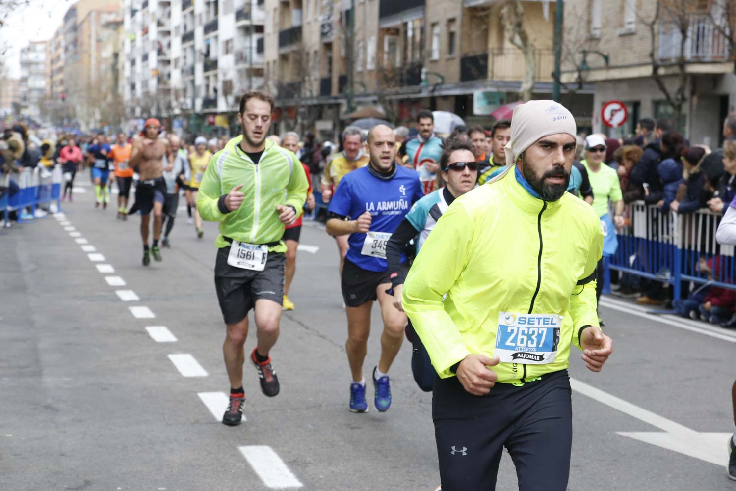 Participantes y disfraces en la San Silvestre de Salamanca