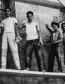 Imagen secundaria 2 - Plaza de San Juan y un grupo de camareros y albañiles. 