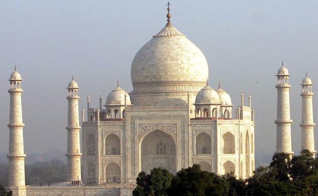 Imagen exterior del Taj Mahal.