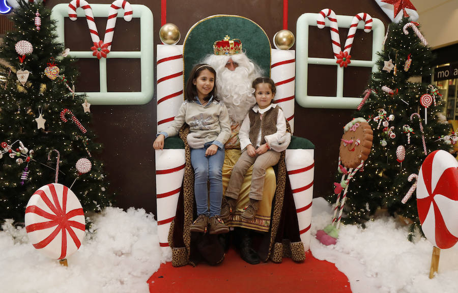 Los palentinos apuran las horas antes de despedir la Navidad 