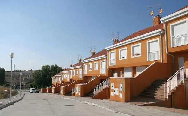 Vista parcial de algunas viviendas de la urbanización Fuente la Bola. 