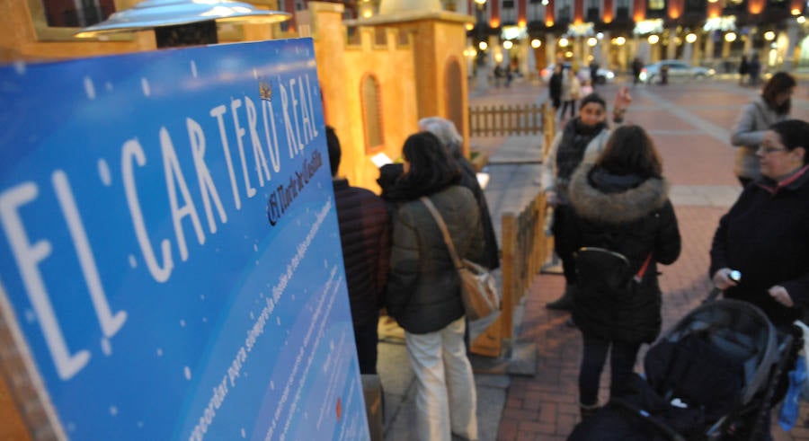 Hoy por la mañana será el último día que el Cartero Real recoja las cartas para posteriormente entregárselas a los Reyes Magos. 