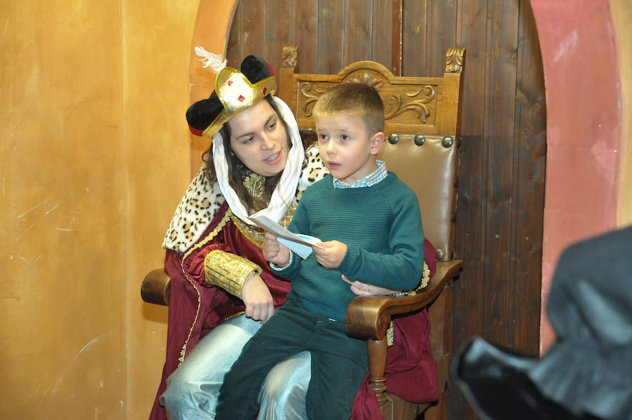 Hoy por la mañana será el último día que el Cartero Real recoja las cartas para posteriormente entregárselas a los Reyes Magos. 