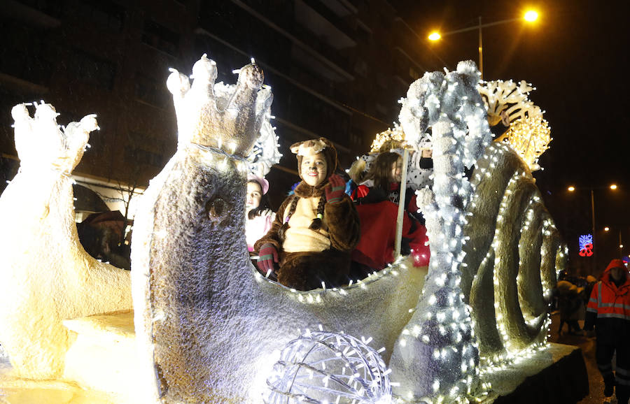 Palencia disfruta de la Cabalgata a pesar de la lluvia