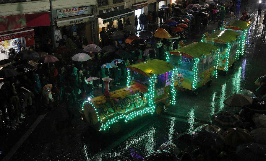 Palencia disfruta de la Cabalgata a pesar de la lluvia