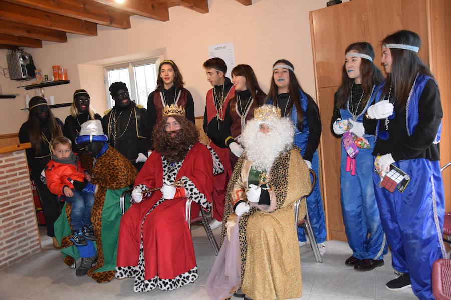 Sus Majestades, en Velilla y Santibáñez