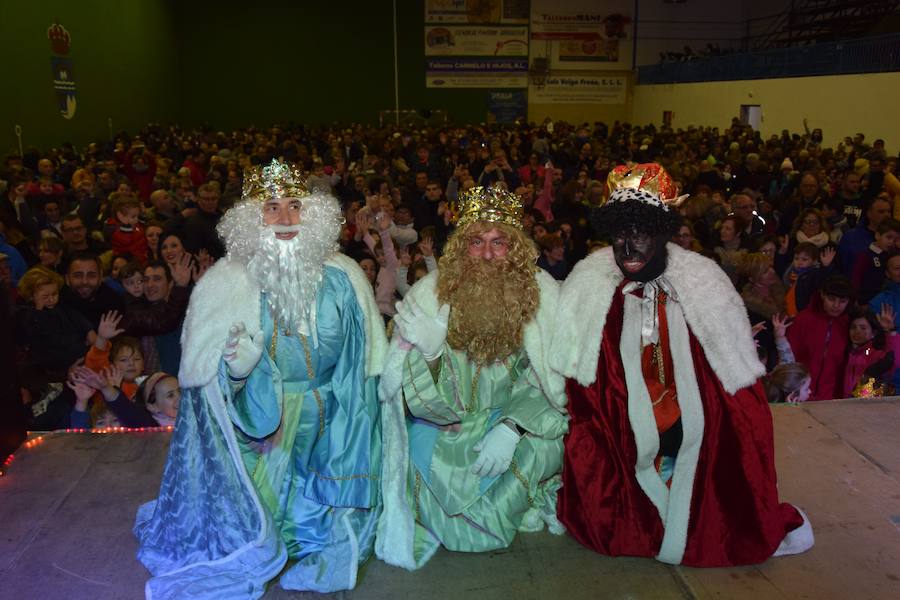 Sus Majestades, en Velilla y Santibáñez