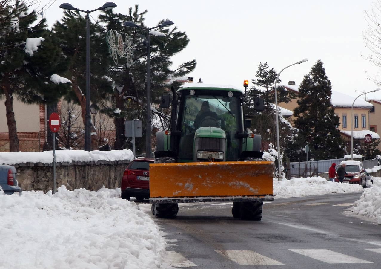 El hielo y la nieve obligan a extremar la precaución en las calles de Segovia