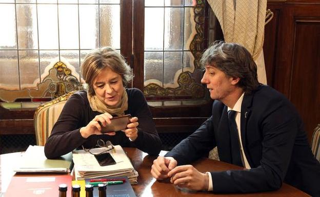 La ministra de Agricultura y Pesca, Alimentación y Medio Ambiente, Isabel García Tejerina, se reúne con el alcalde de Soria, Carlos Martínez. 