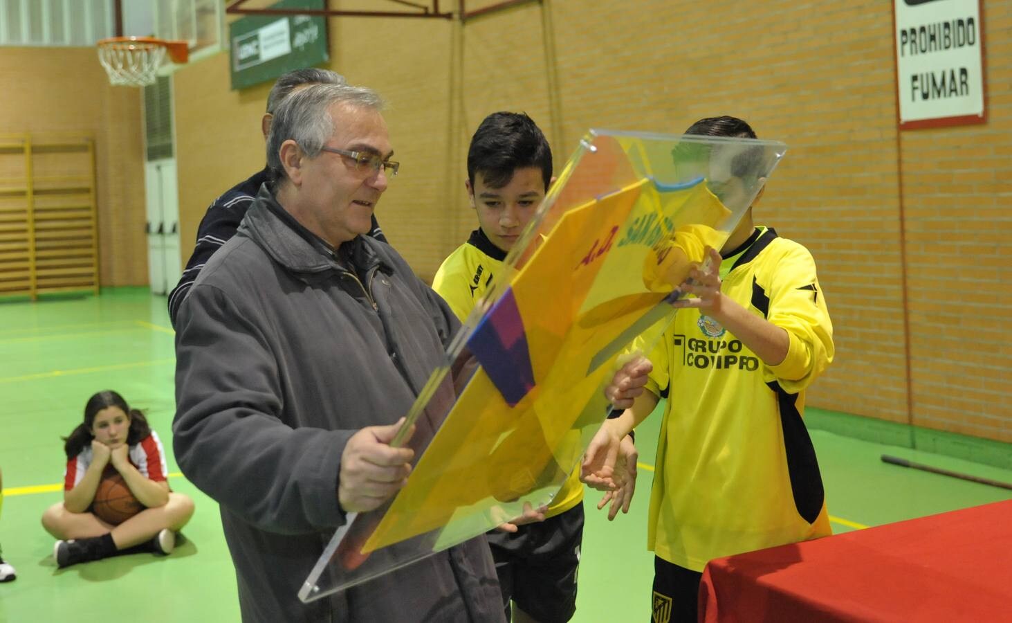 Homenaje del CD San Isidro a José Luis Tejedor