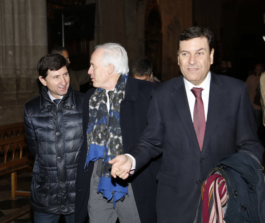 Visita del consejero de empleo a la escuela taller de la catedral