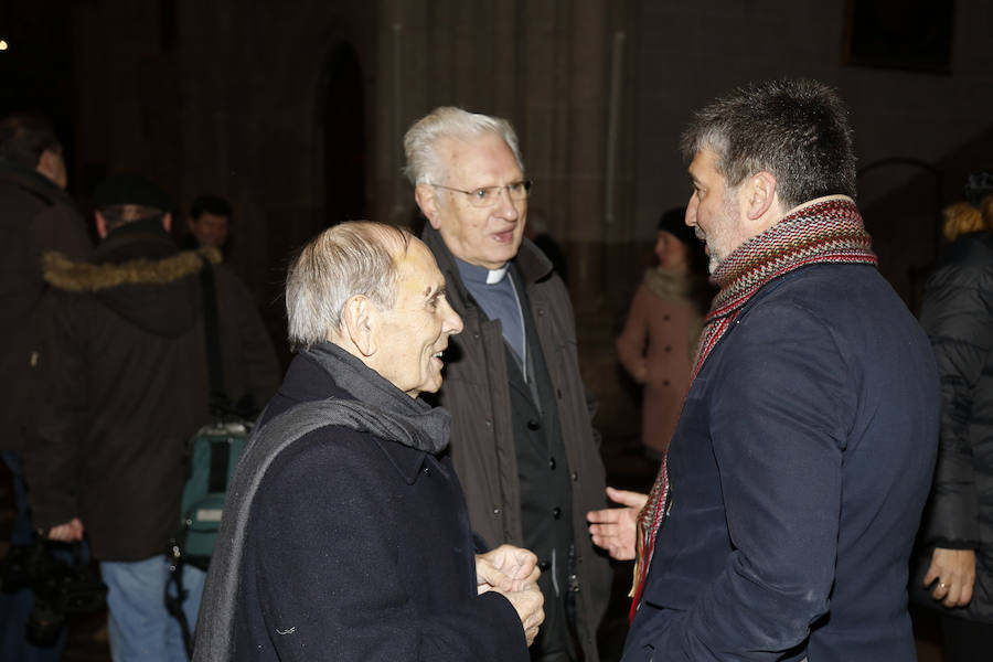 Visita del consejero de empleo a la escuela taller de la catedral