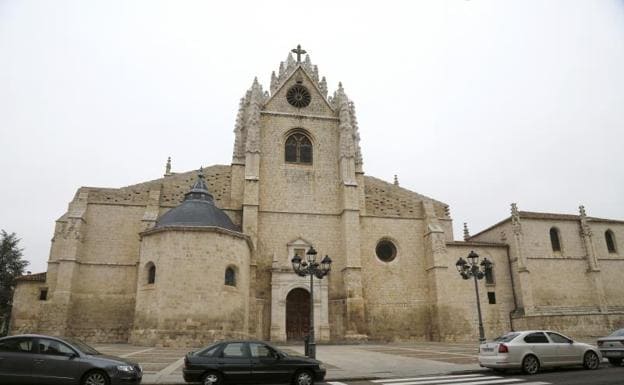 Fachada sur de la Catedral de Palencia. 