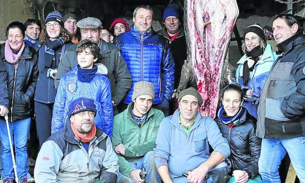 Participantes en la matanza de Castromocho celebrada este sábado.