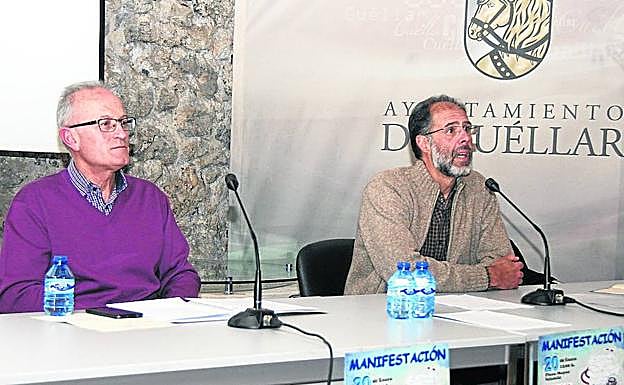 Un momento de la charla sobre la sanidad pública ofrecida por Izquierda Unida en Cuéllar. 
