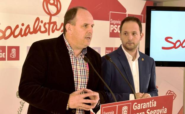 José Luis Aceves y Alberto Serna, en la sede del PSOE de Segovia.