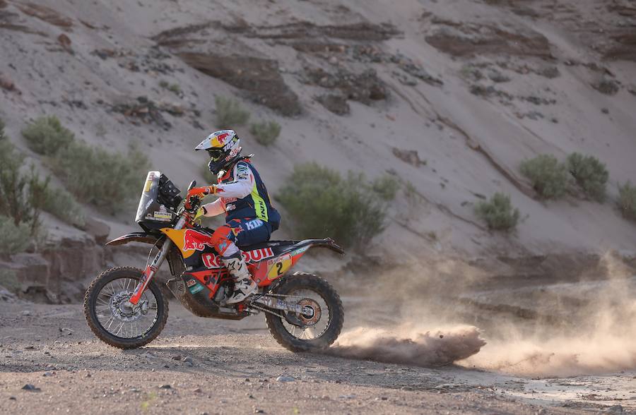 El piloto austríaco Matthias Walkner conduce su KTM durante la undécima etapa del Dakar. 