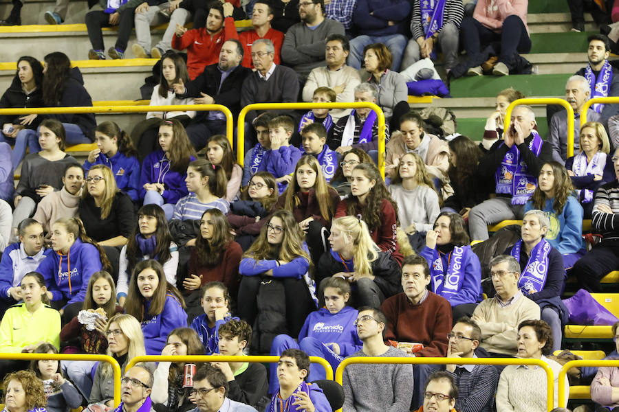 Una canasta de Laura Nicholls a escasos segundos para el final del partido le dio al equipo salmantino una importante victoria en la Euroliga que le permite seguir en la lucha por entrar en los cuartos de final