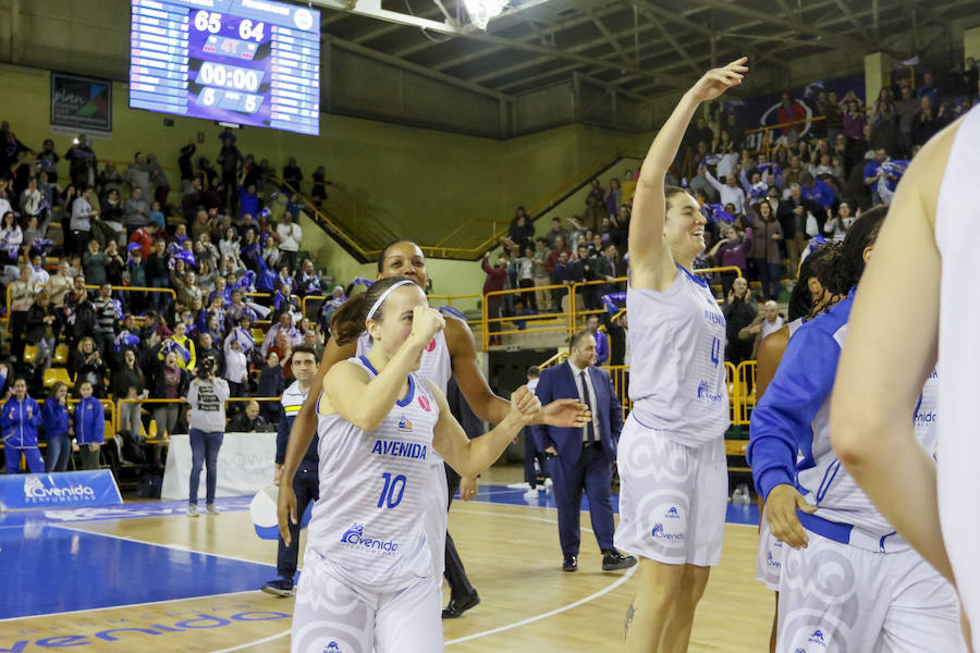 Una canasta de Laura Nicholls a escasos segundos para el final del partido le dio al equipo salmantino una importante victoria en la Euroliga que le permite seguir en la lucha por entrar en los cuartos de final
