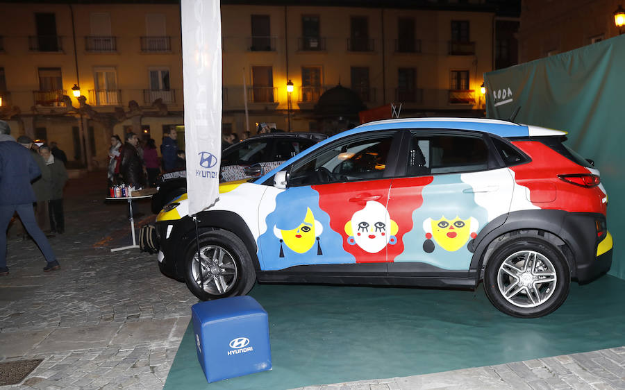 Hyundai exhibe el modelo Kona en la Plaza Mayor