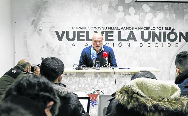 Calderé, en la rueda de prensa de ayer. 