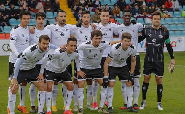 Once inicial del Salmantnoi ante el Bembibre. 