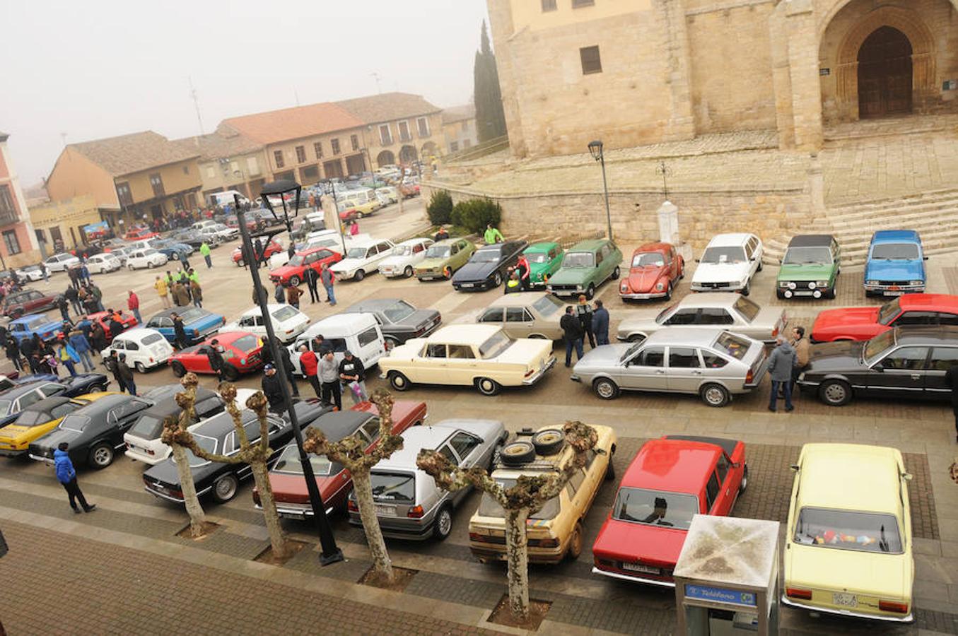 Paredes disfruta de su concentracón de coches clásicos
