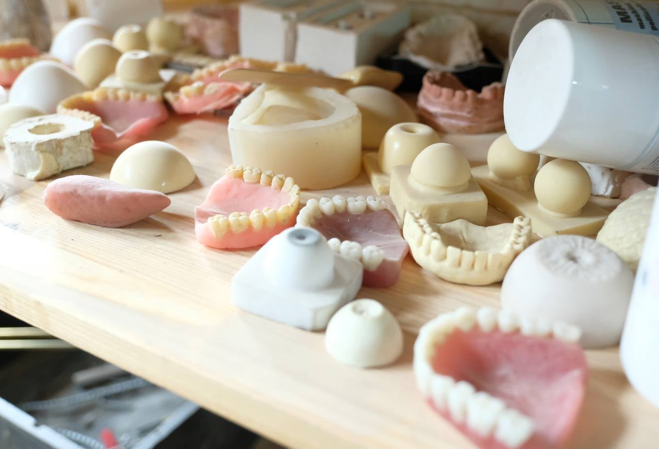 Cantabria elige la escultura de un simio creado por el escultor Miguel Lobato en su empresa de efectos especiales ML FX Studios para promocionar Cabárceno