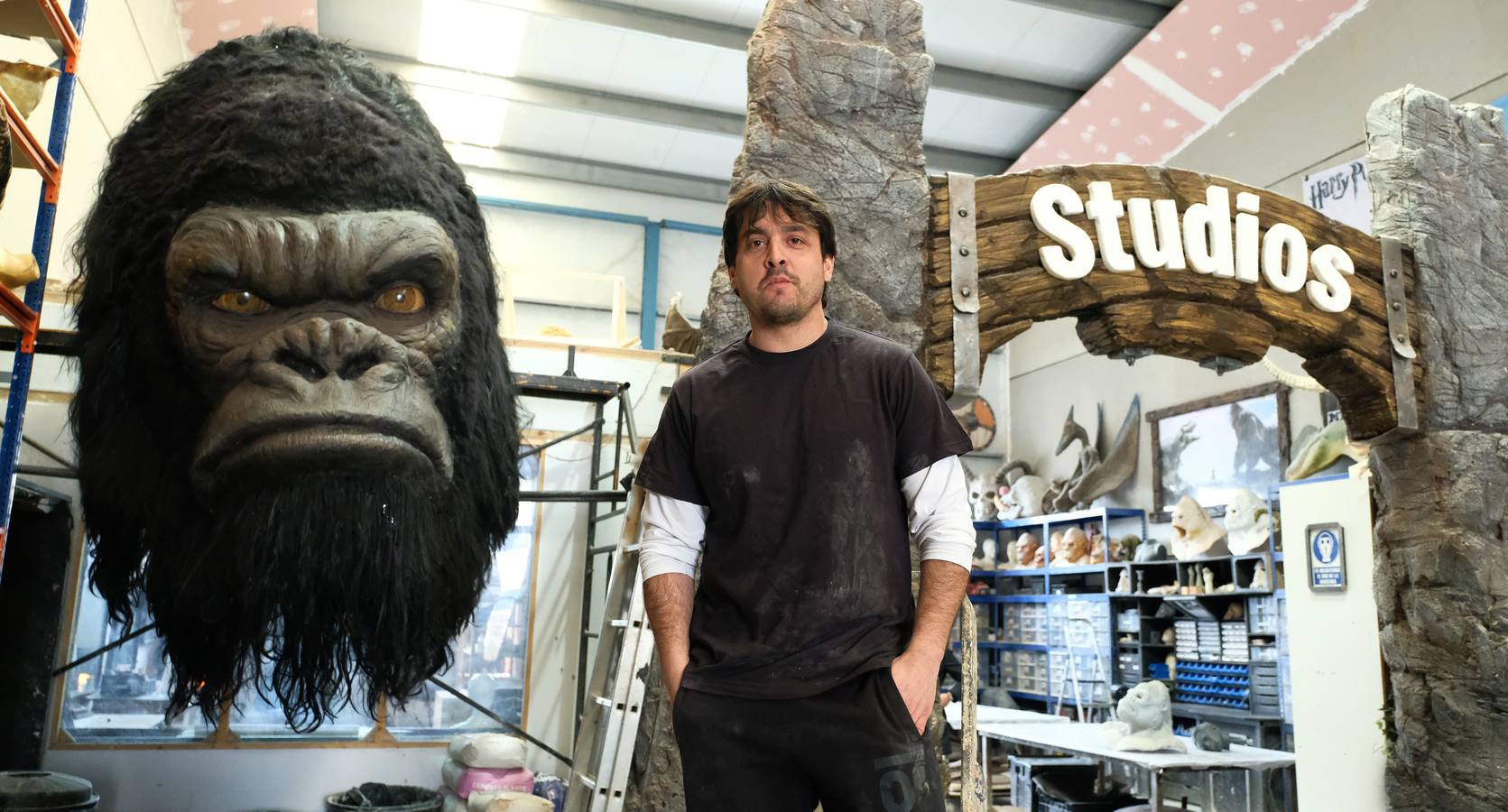 Cantabria elige la escultura de un simio creado por el escultor Miguel Lobato en su empresa de efectos especiales ML FX Studios para promocionar Cabárceno