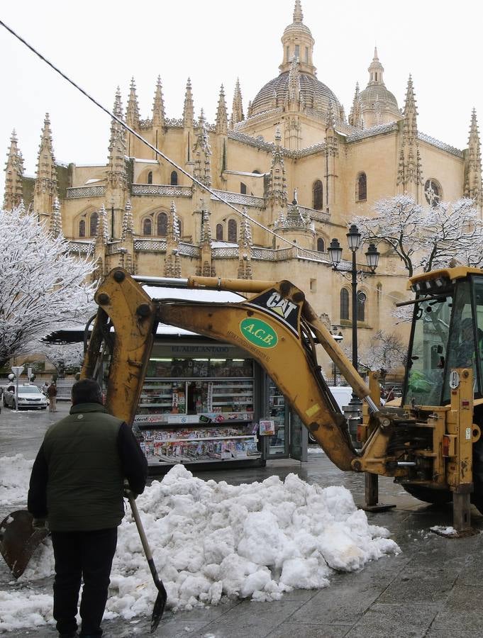 Vuelve la nieve a Segovia