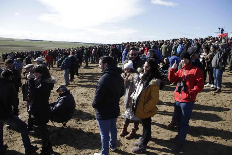 Ambiente en la carrera de galgos de este sábado en Madrigal de las Altas Torres, durante los cuartos de final del Campeonato Nacional