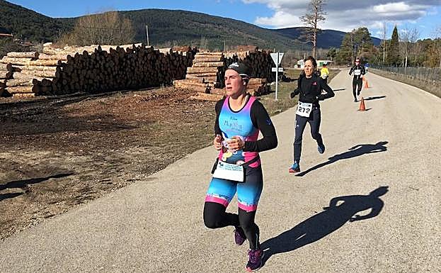 Instantes de la competición femenina en la localidad soriana de Vinuesa 