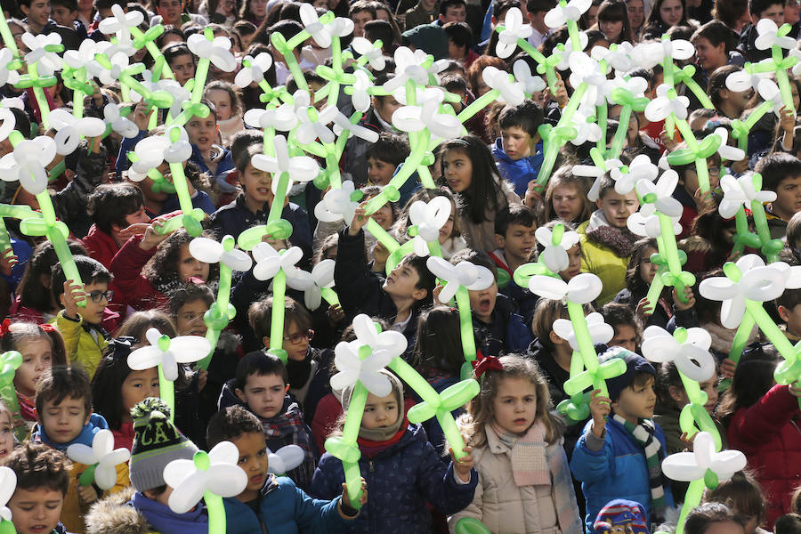 El colegio Filipenses celebra el Día de la Paz en la Plaza Mayor