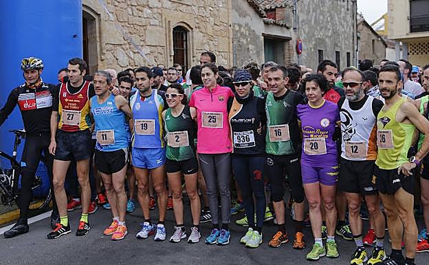 Instantes previos a la salida del cuarto cross de la Liga de Cabrerizos con la foto de los ganadores. 