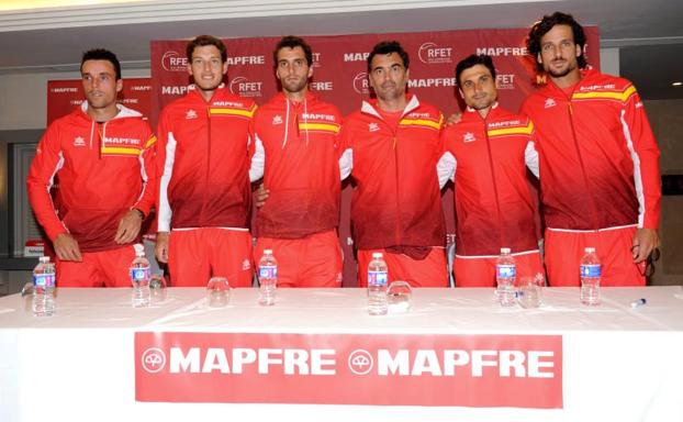 Roberto Bautista (i), Pablo Carreño (2i), Albert Ramos (3i), Sergi Bruguera (3d), David Ferrer (2d) y Feliciano Lopez (d). 