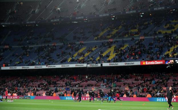 El Camp Nou, antes del inicio del Barça-Valencia de Copa. 