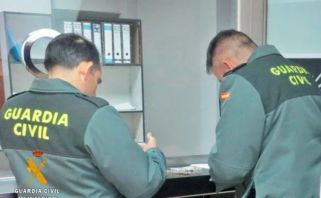 Agentes de la Guardia Civil de Santa Marta.